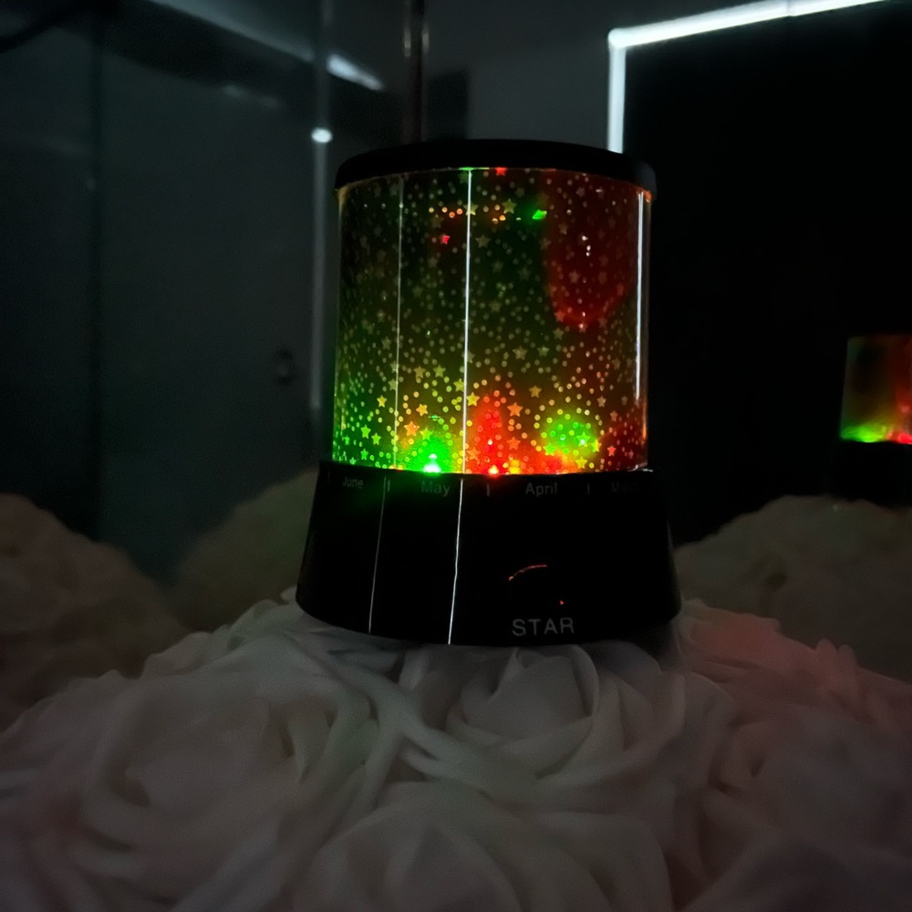 LED Star Projector night light - Picture 7 of 10